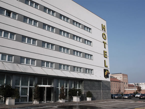 Hotel Capital Rovigo Exterior foto